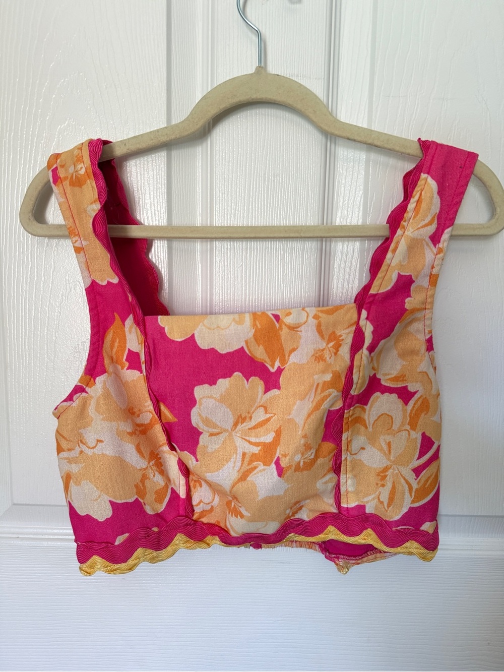 Entro Boutique Pink and Orange Floral Crop Top with Back Zipper / Size M